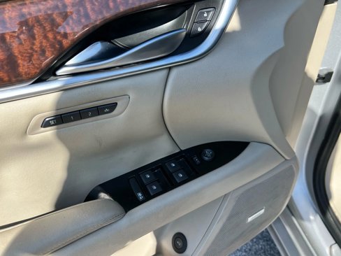 Used 2013 Cadillac XTS Luxury w/ Driver Awareness Package image 11