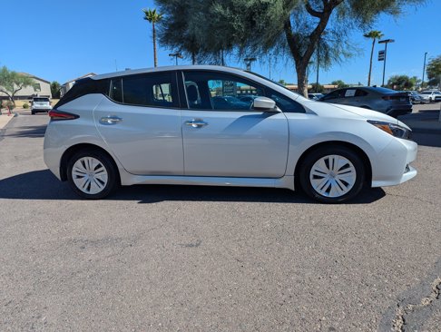 Used 2023 Nissan Leaf S image 2
