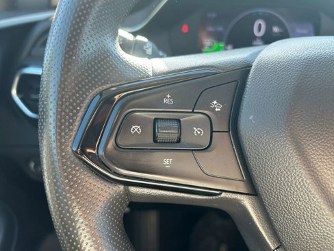 Used 2023 Chevrolet Bolt EUV LT image 38