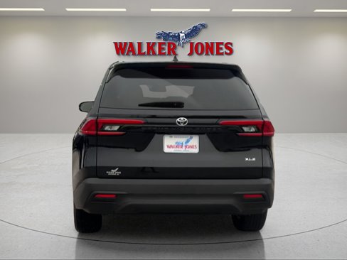 Used 2024 Toyota Grand Highlander XLE image 4