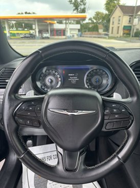 Used 2018 Chrysler 300 S image 10