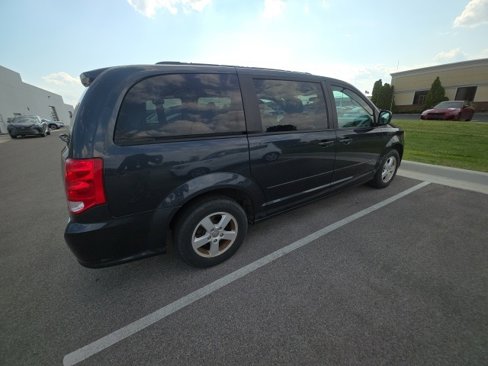 Used 2013 Dodge Grand Caravan SXT image 3