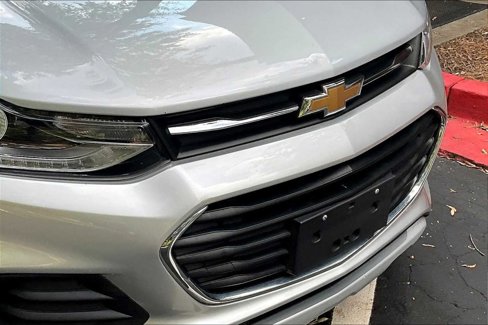 Used 2017 Chevrolet Trax LT w/ LT Convenience Package image 28