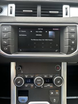 Used 2017 Land Rover Range Rover Evoque SE Premium image 29