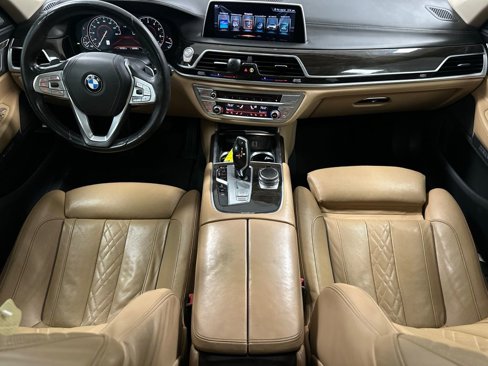 Used 2016 BMW 740i image 4