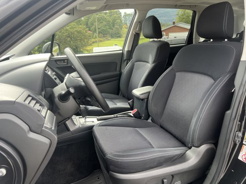 Used 2015 Subaru Forester 2.5i Premium w/ All-Weather Package image 11