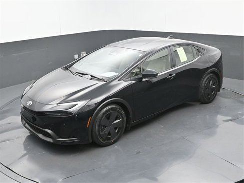 Used 2023 Toyota Prius LE image 30