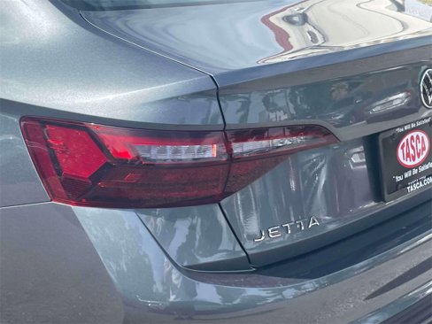 Used 2023 Volkswagen Jetta SE image 10