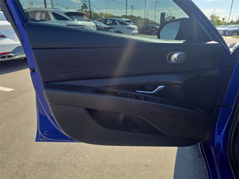 Used 2024 Hyundai Elantra SEL w/ Convenience Package image 13