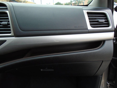 Used 2016 Toyota Highlander XLE image 20