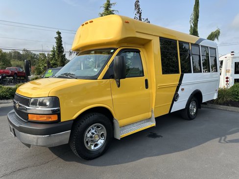 Used 2014 Chevrolet Express 3500 image 2