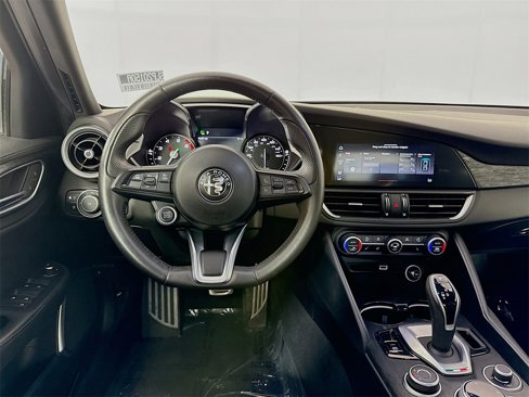 Used 2022 Alfa Romeo Giulia Sprint image 19