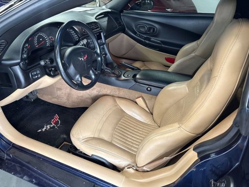 Used 2000 Chevrolet Corvette Coupe w/ Roof Pkg image 35