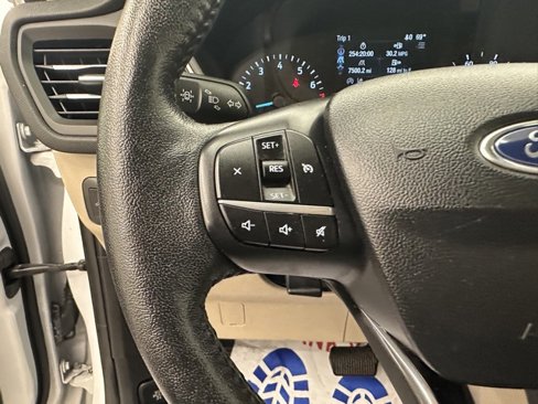 Used 2020 Ford Escape SEL image 31