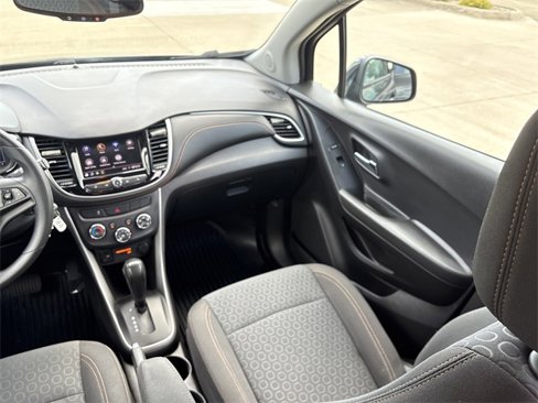 Used 2020 Chevrolet Trax LS image 17