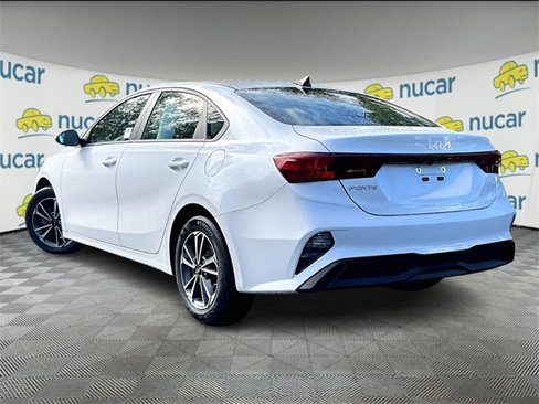 Used 2023 Kia Forte LXS image 2