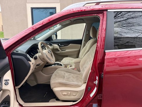 Used 2014 Nissan Rogue SV w/ SV Family Package image 14