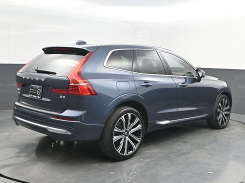 Certified 2023 Volvo XC60 B5 Ultimate w/ Climate Package image 7