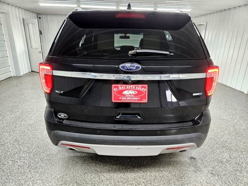 Used 2016 Ford Explorer XLT w/ Equipment Group 202A image 6