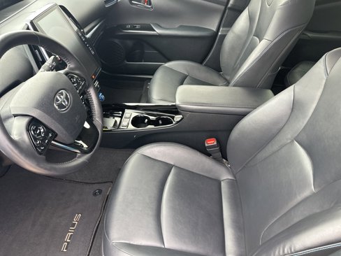 Used 2019 Toyota Prius image 8