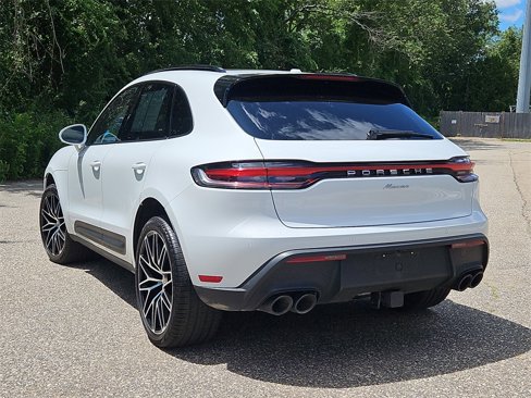 Used 2025 Porsche Macan image 3