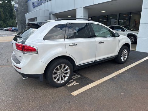 Used 2012 Lincoln MKX FWD image 4