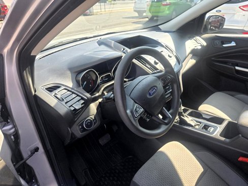 Used 2017 Ford Escape SE image 48