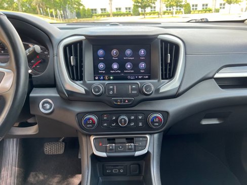Used 2023 GMC Terrain SLT image 24