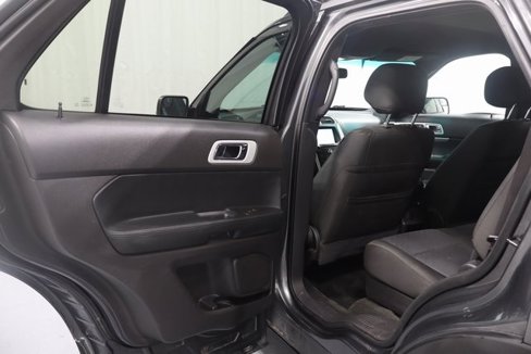Used 2015 Ford Explorer XLT w/ Equipment Group 201B image 11