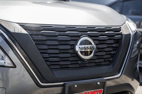 Used 2021 Nissan Rogue SV image 14