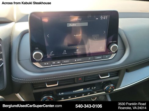 Used 2023 Nissan Rogue SV image 31