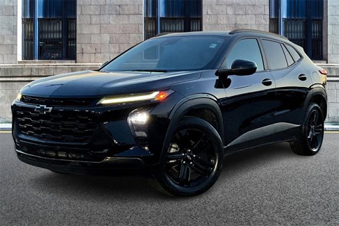 Used 2024 Chevrolet Trax ACTIV w/ Driver Confidence Package image 2