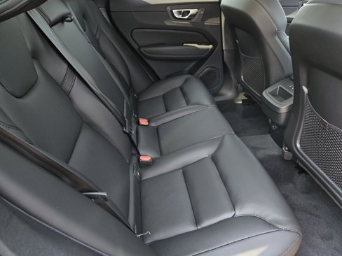 New 2025 Volvo XC60 B5 Core w/ Protection Package Premier image 33