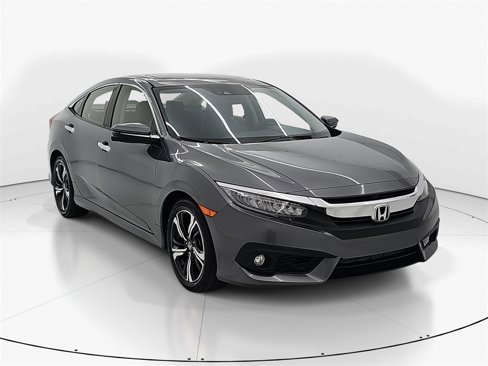 Used 2018 Honda Civic Touring image 3