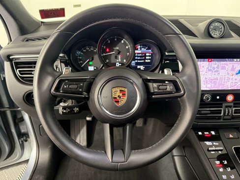 Certified 2024 Porsche Macan image 33