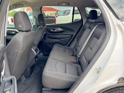 Used 2023 GMC Terrain SLE w/ Driver Convenience Package image 9