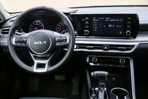 Used 2024 Kia K5 LXS image 15