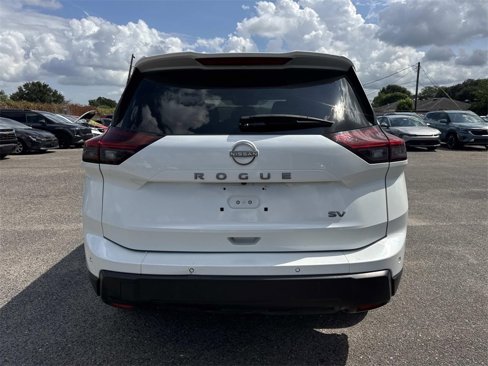 Used 2024 Nissan Rogue SV image 11