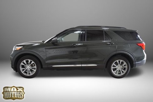 Used 2022 Ford Explorer XLT w/ Equipment Group 202A image 6