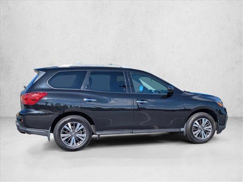 Used 2018 Nissan Pathfinder S image 4