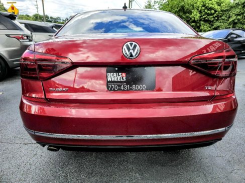 Used 2018 Volkswagen Passat 2.0T R-Line image 6
