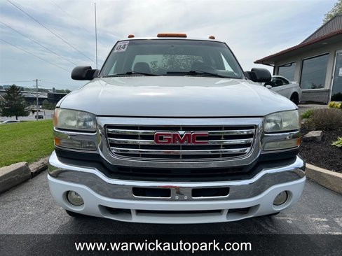 Used 2004 GMC Sierra 3500 SLE w/ Heavy-Duty Power Package image 2