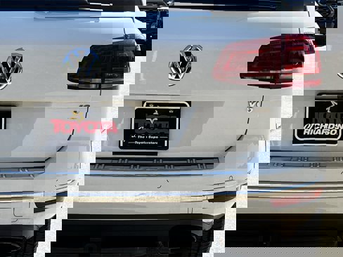 Used 2017 Volkswagen Touareg Wolfsburg Edition image 6