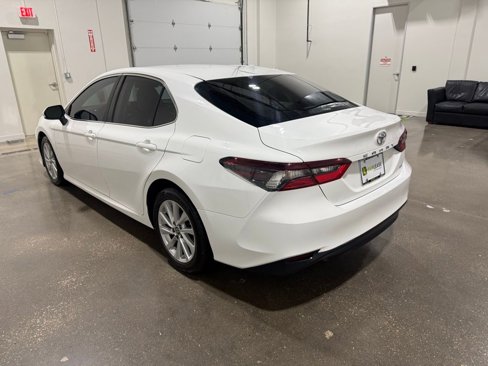 Used 2021 Toyota Camry LE image 7