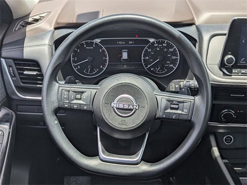 Used 2023 Nissan Rogue S image 8