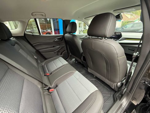 New 2025 Chevrolet Trax LT w/ Driver Confidence Package image 34