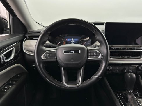 Certified 2022 Jeep Compass Limited image 9