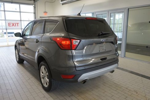 Certified 2019 Ford Escape SE image 11
