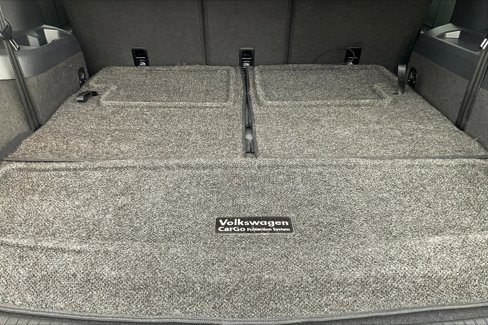 Used 2021 Volkswagen Tiguan SE w/ Panoramic Sunroof Package image 25