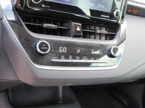 Used 2022 Toyota Corolla LE image 25